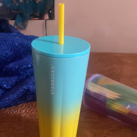 Starbucks cup 24 oz - Picture 2 of 2